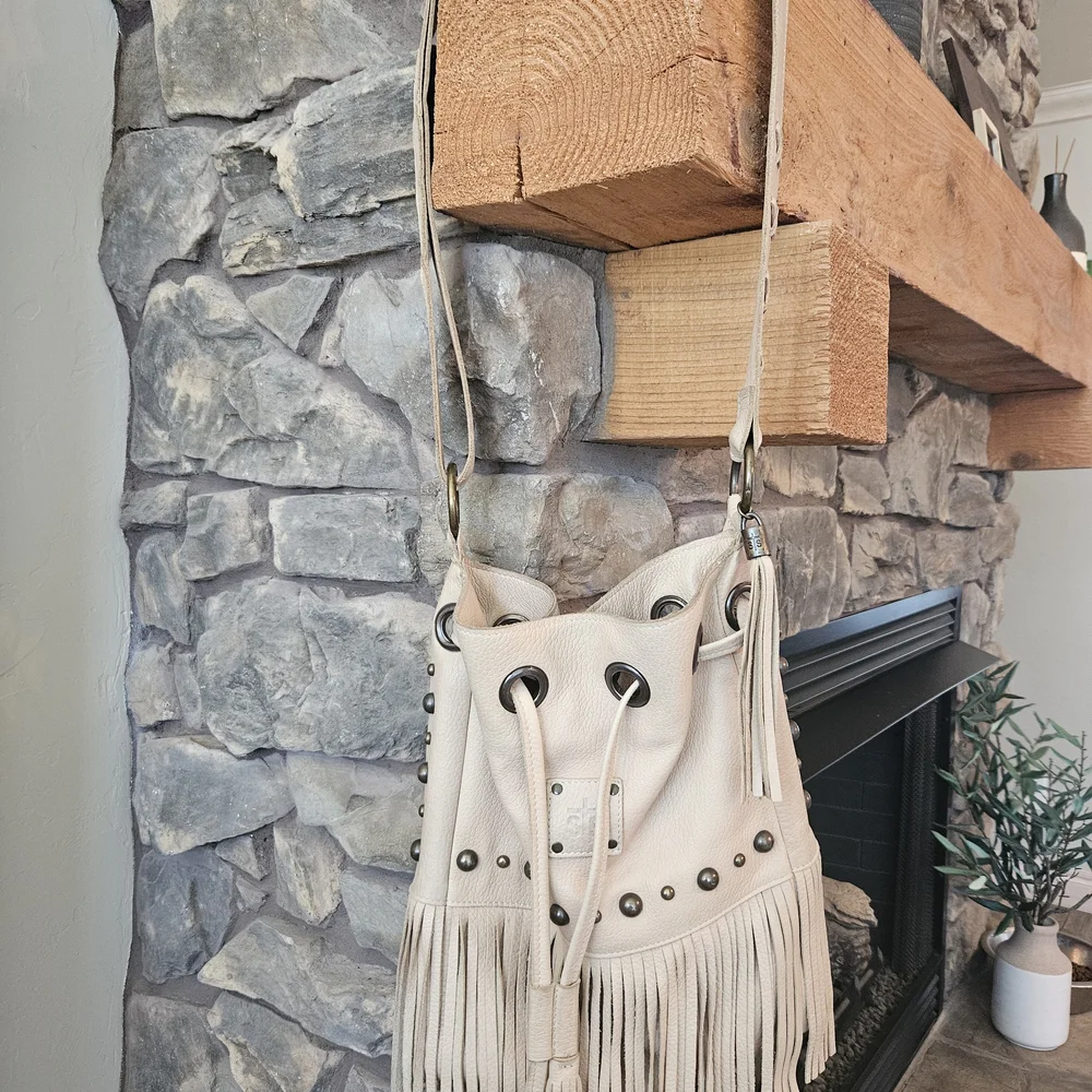 STS RANCHWEAR conceal Carry Elegant Cream Crossbody Bag with Fringe - Picture 3 of 17